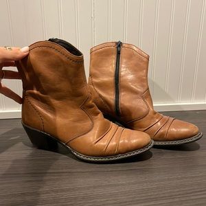 Rieker women’s bootie size 39
